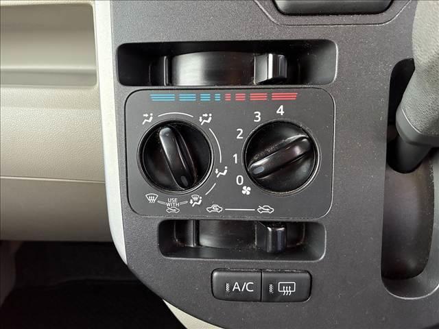 タント Ｌ　両側スライドドア　ＳＤナビ　バックカメラ　ドライブレコーダー　マニュアルエアコン　サンシェード　アイドリングストップ　横滑り抑制機能　パワーウインドウ　パワーステアリング　バニティーミラー（12枚目）