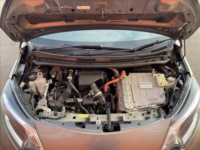 ノート ｅ－ＰＯＷＥＲ　ＭＥＤＡＬＩＳＴ　禁煙車　ＳＤナビ　オートエアコン　インテリジェントエマージェンシーブレーキ　スマートキー　純正アルミホイール　オートライト　ＥＴＣ　ＬＥＤライト　バニティーミラー　パワーウインドウ　パワーステアリング（19枚目）