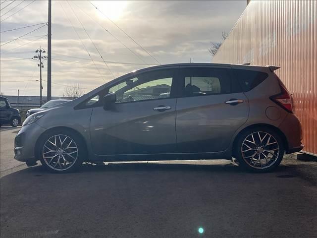 ノート ｅ－ＰＯＷＥＲ　ＭＥＤＡＬＩＳＴ　禁煙車　ＳＤナビ　オートエアコン　インテリジェントエマージェンシーブレーキ　スマートキー　純正アルミホイール　オートライト　ＥＴＣ　ＬＥＤライト　バニティーミラー　パワーウインドウ　パワーステアリング（29枚目）