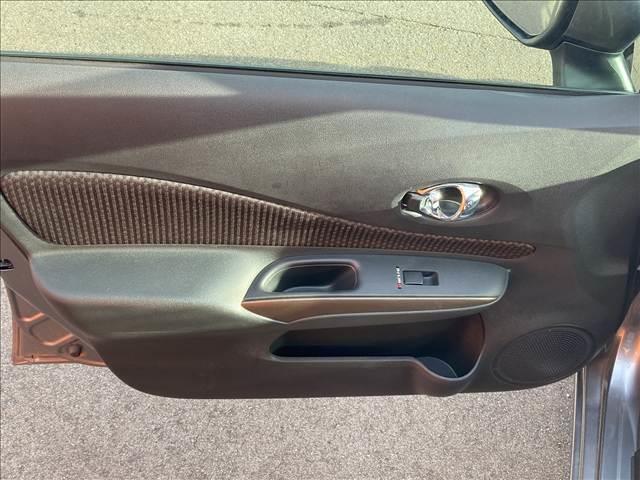 ノート ｅ－ＰＯＷＥＲ　ＭＥＤＡＬＩＳＴ　禁煙車　ＳＤナビ　オートエアコン　インテリジェントエマージェンシーブレーキ　スマートキー　純正アルミホイール　オートライト　ＥＴＣ　ＬＥＤライト　バニティーミラー　パワーウインドウ　パワーステアリング（32枚目）