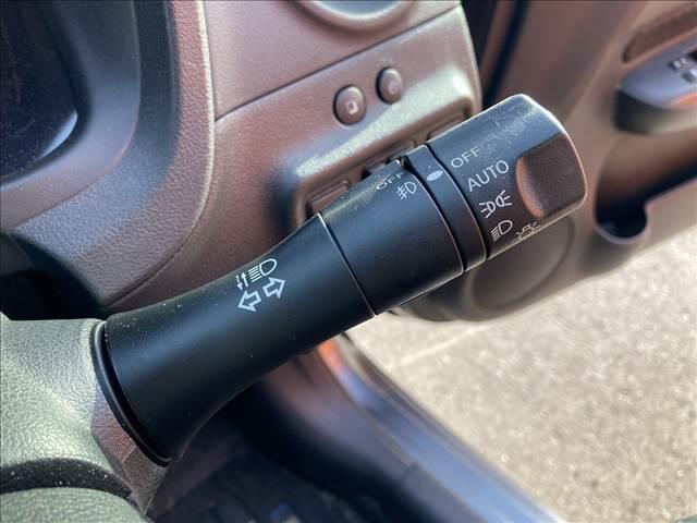 ノート ｅ－ＰＯＷＥＲ　ＭＥＤＡＬＩＳＴ　禁煙車　ＳＤナビ　オートエアコン　インテリジェントエマージェンシーブレーキ　スマートキー　純正アルミホイール　オートライト　ＥＴＣ　ＬＥＤライト　バニティーミラー　パワーウインドウ　パワーステアリング（44枚目）