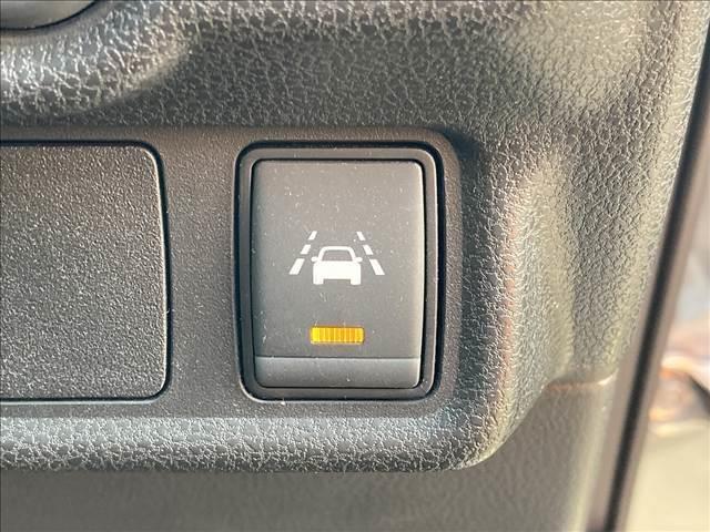 ノート ｅ－ＰＯＷＥＲ　ＭＥＤＡＬＩＳＴ　禁煙車　ＳＤナビ　オートエアコン　インテリジェントエマージェンシーブレーキ　スマートキー　純正アルミホイール　オートライト　ＥＴＣ　ＬＥＤライト　バニティーミラー　パワーウインドウ　パワーステアリング（51枚目）