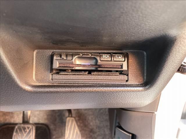 アルト Ｆ　禁煙車　４ＷＤ　５ＭＴ　ＳＤナビ　バックカメラ　ＥＴＣ　シートヒーター　キーレスキー　ＳＲＳエアバック　マニュアルエアコン　パワーステアリング　パワーウインドウ（12枚目）