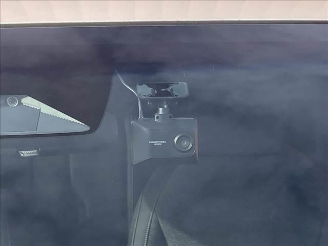 フィット ｅ：ＨＥＶ　ＨＯＭＥ　禁煙車　４ＷＤ　メモリーナビ　ＥＴＣ　ホンダセンシング　アダプティブクルーズコントロール　ドライブレコーダー　スマートキー　ＬＥＤライト　バックカメラ　オートエアコン　オートライト　ＵＳＢ（24枚目）