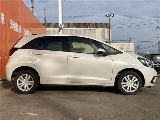 フィット ｅ：ＨＥＶ　ＨＯＭＥ　禁煙車　４ＷＤ　メモリーナビ　ＥＴＣ　ホンダセンシング　アダプティブクルーズコントロール　ドライブレコーダー　スマートキー　ＬＥＤライト　バックカメラ　オートエアコン　オートライト　ＵＳＢ（27枚目）