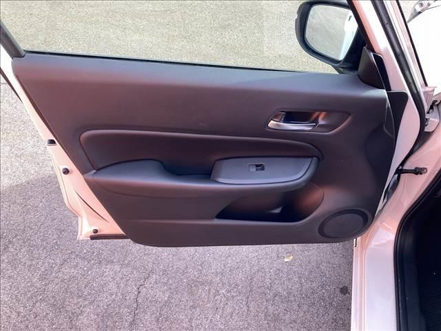 フィット ｅ：ＨＥＶ　ＨＯＭＥ　禁煙車　４ＷＤ　メモリーナビ　ＥＴＣ　ホンダセンシング　アダプティブクルーズコントロール　ドライブレコーダー　スマートキー　ＬＥＤライト　バックカメラ　オートエアコン　オートライト　ＵＳＢ（32枚目）