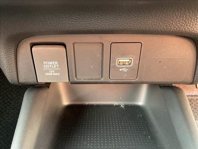 フィット ｅ：ＨＥＶ　ＨＯＭＥ　禁煙車　４ＷＤ　メモリーナビ　ＥＴＣ　ホンダセンシング　アダプティブクルーズコントロール　ドライブレコーダー　スマートキー　ＬＥＤライト　バックカメラ　オートエアコン　オートライト　ＵＳＢ（58枚目）
