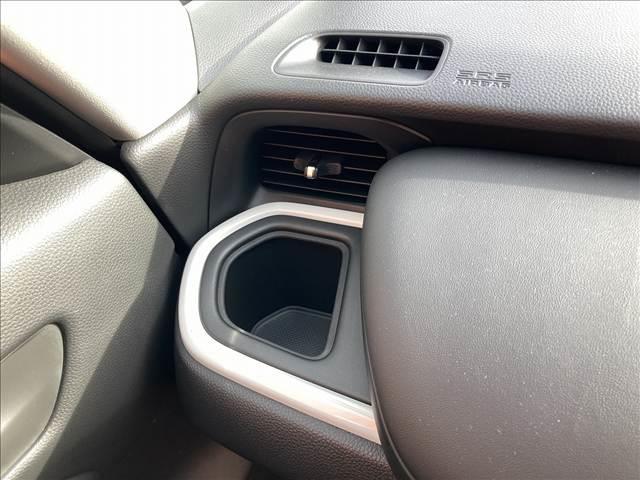 フィット ｅ：ＨＥＶ　ＨＯＭＥ　禁煙車　４ＷＤ　メモリーナビ　ＥＴＣ　ホンダセンシング　アダプティブクルーズコントロール　ドライブレコーダー　スマートキー　ＬＥＤライト　バックカメラ　オートエアコン　オートライト　ＵＳＢ（61枚目）