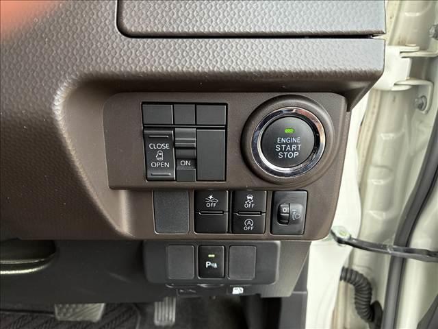 トール Ｘ　禁煙車　ＳＤナビ　スマートキー　ＥＴＣ　スマートアシストＩＩＩ　バックカメラ　サンシェード　ドライブレコーダー　バニティーミラー　パワーステアリング　チルトステアリング　パワーウインドウ（10枚目）
