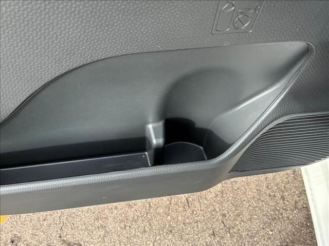 トール Ｘ　禁煙車　ＳＤナビ　スマートキー　ＥＴＣ　スマートアシストＩＩＩ　バックカメラ　サンシェード　ドライブレコーダー　バニティーミラー　パワーステアリング　チルトステアリング　パワーウインドウ（39枚目）