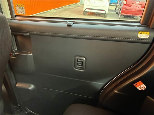 トール Ｘ　禁煙車　ＳＤナビ　スマートキー　ＥＴＣ　スマートアシストＩＩＩ　バックカメラ　サンシェード　ドライブレコーダー　バニティーミラー　パワーステアリング　チルトステアリング　パワーウインドウ（43枚目）