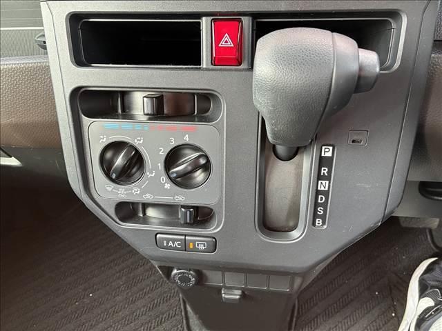 トール Ｘ　禁煙車　ＳＤナビ　スマートキー　ＥＴＣ　スマートアシストＩＩＩ　バックカメラ　サンシェード　ドライブレコーダー　バニティーミラー　パワーステアリング　チルトステアリング　パワーウインドウ（63枚目）