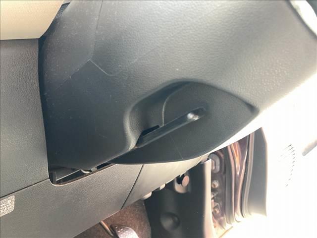 ミラココア ココアＸ　禁煙車　ＳＤナビ　オートエアコン　チルトステアリング　スペアタイヤ　キーレスキー　バニティーミラー　ドリンクホルダー　パワーウインドウ　パワーステアリング（13枚目）