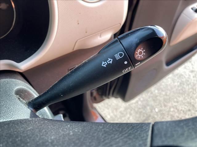 ミラココア ココアＸ　禁煙車　ＳＤナビ　オートエアコン　チルトステアリング　スペアタイヤ　キーレスキー　バニティーミラー　ドリンクホルダー　パワーウインドウ　パワーステアリング（43枚目）