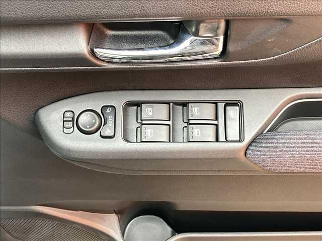 ムーヴ Ｇ　届出済未使用車　４ＷＤ　電動スライドドア　ＬＥＤライト　スマートアシストＩＩＩ　純正アルミホイール　チルトステアリング　シートリフター　アイドリングストップ　オートライト　オートハイビーム（33枚目）