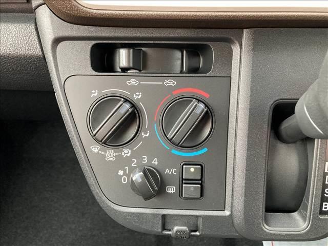 ムーヴ Ｌ　届出済未使用車　４ＷＤ　ＬＥＤライト　スマートアシストＩＩＩ　アイドリングストップ　オートライト　オートハイビーム　キーレスキー　マニュアルエアコン　電動格納ミラー　ドリンクホルダー（10枚目）