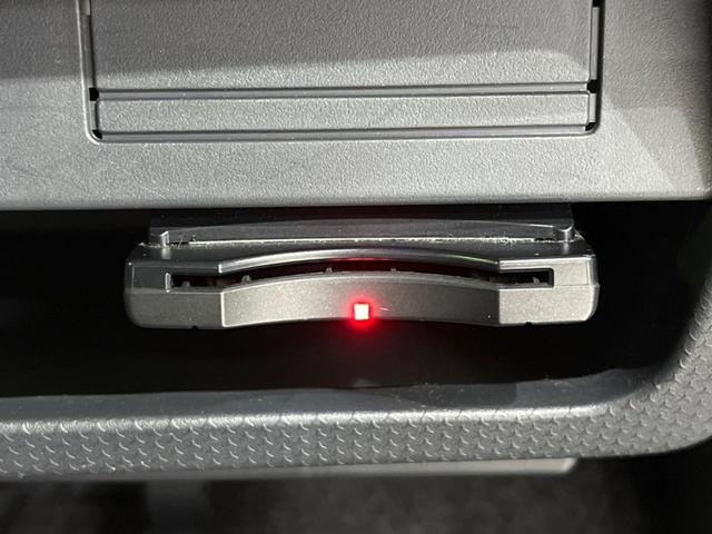 Gターボ 4WD レーダブレーキサポート 純正ナビ 地デジ バックカメラ シートヒーター HIDライト オートエアコン ETC アイドリングストップ ダウンヒルアシスト スマートキー(8枚目)