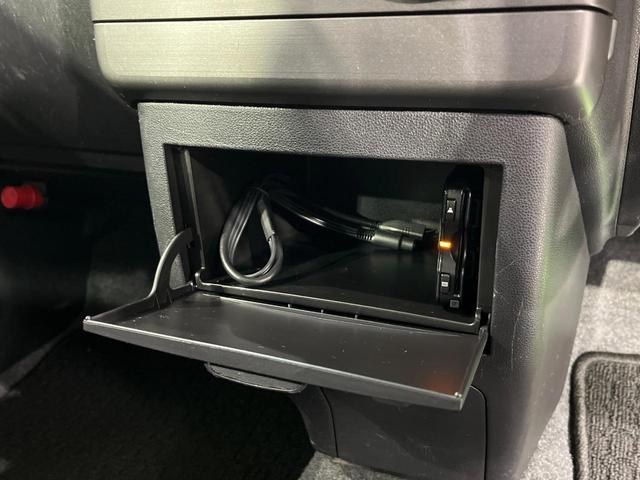 ムーヴコンテ カスタム　Ｘ　ＶＳ　４ＷＤ　禁煙車　純正ナビ　ＥＴＣ　Ｂｌｕｅｔｏｏｔｈ　フルセグ　ＨＩＤヘッド　フォグライト　革巻きステアリング　スマートキー　電動格納ミラー　ヒーター付ドアミラー　照明付バニティミラー（48枚目）