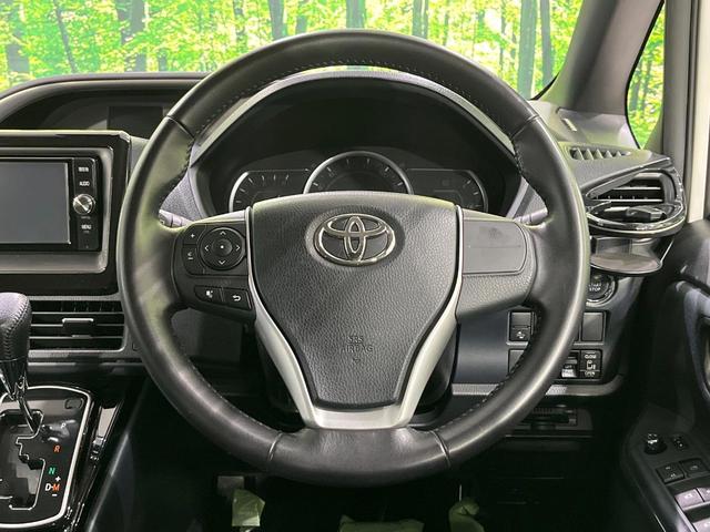 ヴォクシー ＺＳ　煌ＩＩ　４ＷＤ　禁煙車　衝突軽減　純正ナビ　バックカメラ　両側電動ドア　寒冷地仕様　７人乗　フルセグ　Ｂｌｕｅｔｏｏｔｈ　ＬＥＤライト　ＬＥＤフォグ　左右独立オートエアコン　オートライト　スマートキー（12枚目）