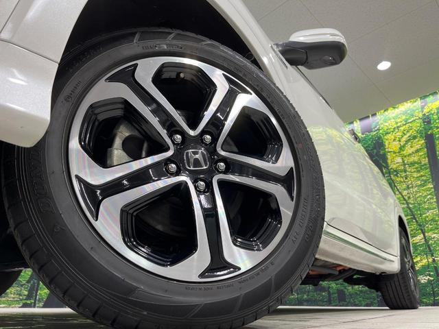 ヴェゼル ハイブリッドＺ・ホンダセンシング　４ＷＤ　禁煙車　純正ナビ　バックカメラ　衝突軽減　レーダークルコン　ＥＴＣ　ドラレコ　シートヒーター　ハーフレザーシート　ＬＥＤヘッドライト　パドルシフト　オートライト　ステアリングスイッチ（14枚目）