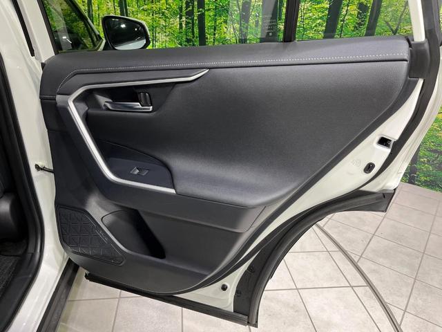 ＲＡＶ４ ハイブリッドＧ　４ＷＤ　禁煙車　衝突軽減　９型ナビ　全周囲カメラ　ブラインドスポットモニター　ＥＴＣ　ドラレコ　レーダークルーズ　シートヒーター　電動リアゲート　ステアリングヒーター　コーナーセンサー　フルセグ（49枚目）