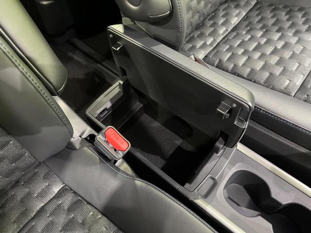 ヴォクシー ハイブリッドＳ－Ｚ　４ＷＤ　禁煙車　衝突軽減　両側電動ドア　純正１０インチディスプレイオーディオ　バックカメラ　レーダークルーズコントロール　前席シートヒーター　ＬＥＤヘッドライト　ＥＴＣ　リアオートエアコン（73枚目）