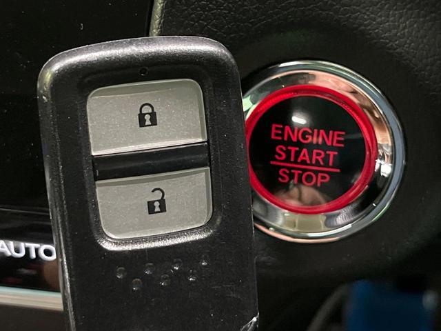 シャトル Ｇ　禁煙車　純正ナビ　バックカメラ　ＥＴＣ　ＬＥＤヘッドライト　ＬＥＤフォグライト　Ｂｌｕｅｔｏｏｔｈ　横滑り防止　ドアバイザー　スマートキー　アイドリングストップ　ＣＤ／ＤＶＤ再生　電動格納ミラー（7枚目）