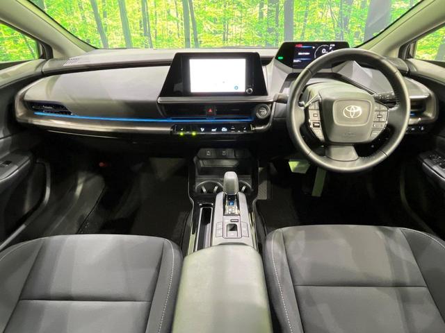 プリウス Ｇ　４ＷＤ　禁煙車　衝突軽減　ナビ機能付ディスプレイオーディオ　バックカメラ　寒冷地仕様　アクセサリーコンセント　ＥＴＣ　ドラレコ　フルセグ　Ｂｌｕｅｔｏｏｔｈ　シートヒーター　ＬＥＤヘッドライト（2枚目）