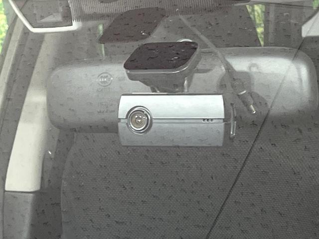 ＸＶ ２．０ｉ－Ｌ　アイサイト　４ＷＤ　禁煙車　衝突軽減　純正ナビ　レーダークルーズ　Ｂｌｕｅｔｏｏｔｈ　ＥＴＣ　ドラレコ　パワーシート　ＨＩＤヘッドライト　オートライト　オートエアコン　スマートキー　盗難防止装置　パドルシフト（7枚目）