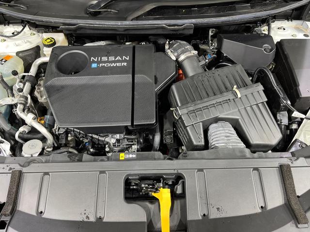 エクストレイル G e-4ORCE 4WD 禁煙車 ターボ 寒冷地仕様 衝突軽減 純正12.3インチナビ 全周囲カメラ プロパイロット 電動リアゲート レザーシート ドラレコ コーナーセンサー スマートキー LEDヘッドライト ETC(19枚目)