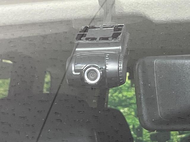 セレナ ハイウェイスター 4WD 禁煙車 寒冷地仕様 フリップダウンモニター プロパイロット 衝突軽減 純正9インチナビ 全周囲カメラ ドラレコ ETC 駐車支援システム スマートキー クリアランスソナー アイドリングストップ(8枚目)