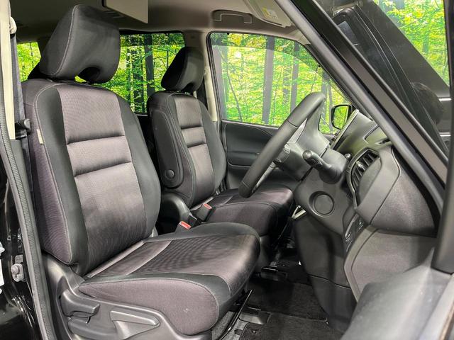 セレナ ハイウェイスター 4WD 禁煙車 寒冷地仕様 フリップダウンモニター プロパイロット 衝突軽減 純正9インチナビ 全周囲カメラ ドラレコ ETC 駐車支援システム スマートキー クリアランスソナー アイドリングストップ(10枚目)