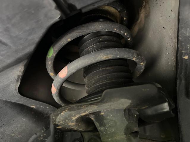 セレナ ハイウェイスター 4WD 禁煙車 寒冷地仕様 フリップダウンモニター プロパイロット 衝突軽減 純正9インチナビ 全周囲カメラ ドラレコ ETC 駐車支援システム スマートキー クリアランスソナー アイドリングストップ(23枚目)