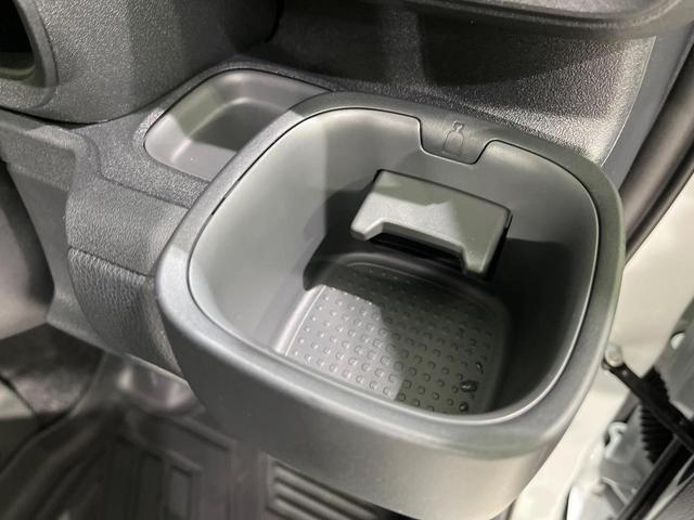 シエンタ ハイブリッドＺ　４ＷＤ　両側電動スライドドア　衝突軽減　禁煙車　純正１０．５型ナビ　全周囲カメラ　レーダークルーズ　寒冷地仕様　ＥＴＣ　Ｂｌｕｅｔｏｏｔｈ　ＡｐｐｌｅＣａｒＰｌａｙ　スマートキー　ＬＥＤヘッドライト（45枚目）