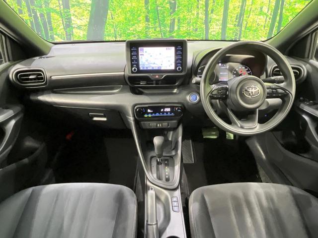 ヤリス ハイブリッドX 4WD バックカメラ 衝突被害軽減システム レーダークルーズ 禁煙車 スマートキー ビルトインETC オートハイビーム 車線逸脱警報 オートライト オートエアコン Bluetooth フルセグ(2枚目)