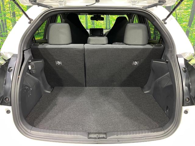 ヤリス ハイブリッドX 4WD バックカメラ 衝突被害軽減システム レーダークルーズ 禁煙車 スマートキー ビルトインETC オートハイビーム 車線逸脱警報 オートライト オートエアコン Bluetooth フルセグ(12枚目)