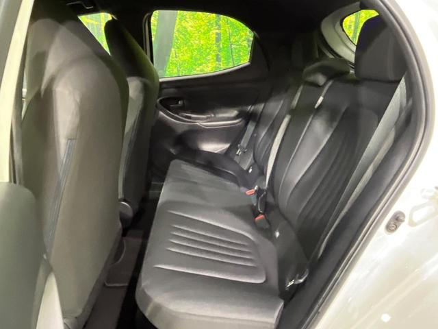 ヤリス ハイブリッドX 4WD バックカメラ 衝突被害軽減システム レーダークルーズ 禁煙車 スマートキー ビルトインETC オートハイビーム 車線逸脱警報 オートライト オートエアコン Bluetooth フルセグ(28枚目)