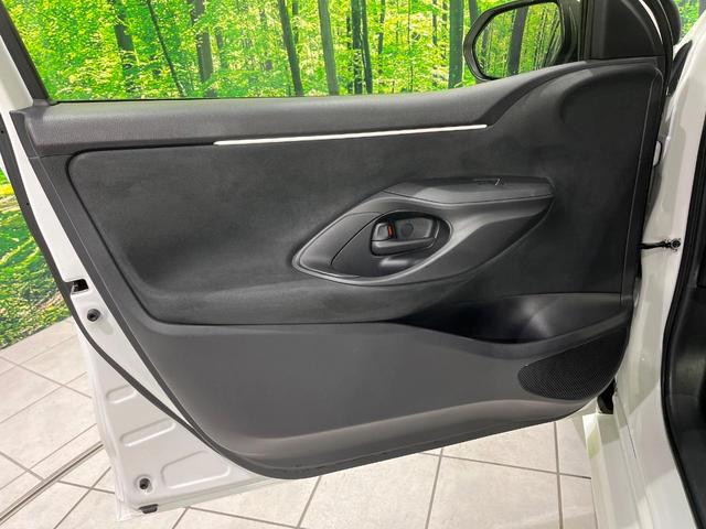 ヤリス ハイブリッドX 4WD バックカメラ 衝突被害軽減システム レーダークルーズ 禁煙車 スマートキー ビルトインETC オートハイビーム 車線逸脱警報 オートライト オートエアコン Bluetooth フルセグ(31枚目)