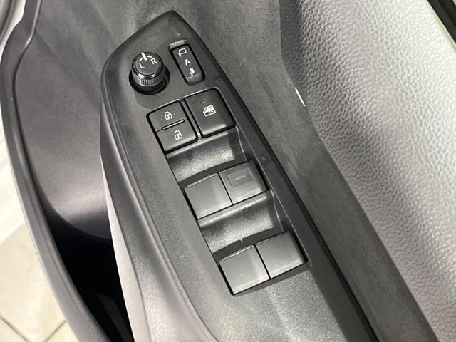 ヤリス ハイブリッドX 4WD バックカメラ 衝突被害軽減システム レーダークルーズ 禁煙車 スマートキー ビルトインETC オートハイビーム 車線逸脱警報 オートライト オートエアコン Bluetooth フルセグ(34枚目)