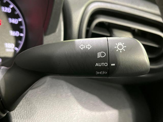 ヤリス ハイブリッドX 4WD バックカメラ 衝突被害軽減システム レーダークルーズ 禁煙車 スマートキー ビルトインETC オートハイビーム 車線逸脱警報 オートライト オートエアコン Bluetooth フルセグ(40枚目)