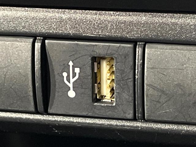 ヤリス ハイブリッドX 4WD バックカメラ 衝突被害軽減システム レーダークルーズ 禁煙車 スマートキー ビルトインETC オートハイビーム 車線逸脱警報 オートライト オートエアコン Bluetooth フルセグ(45枚目)