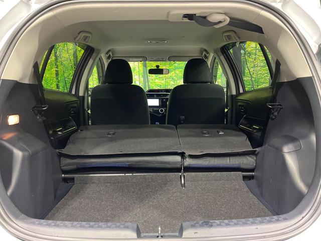 アクア S 禁煙車 ナビ 寒冷地仕様 Bluetooth シートリフター オートエアコン バニティミラー ドアバイザー プライバシーガラス 盗難防止装置 アイドリングストップ CD/DVD再生(10枚目)