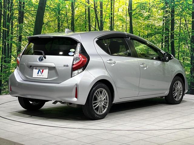 アクア S 禁煙車 ナビ 寒冷地仕様 Bluetooth シートリフター オートエアコン バニティミラー ドアバイザー プライバシーガラス 盗難防止装置 アイドリングストップ CD/DVD再生(17枚目)