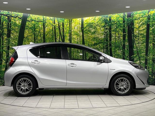 アクア S 禁煙車 ナビ 寒冷地仕様 Bluetooth シートリフター オートエアコン バニティミラー ドアバイザー プライバシーガラス 盗難防止装置 アイドリングストップ CD/DVD再生(31枚目)