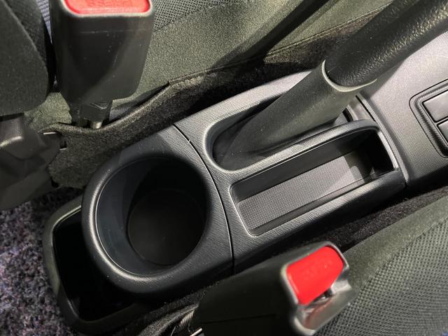 アクア S 禁煙車 ナビ 寒冷地仕様 Bluetooth シートリフター オートエアコン バニティミラー ドアバイザー プライバシーガラス 盗難防止装置 アイドリングストップ CD/DVD再生(49枚目)
