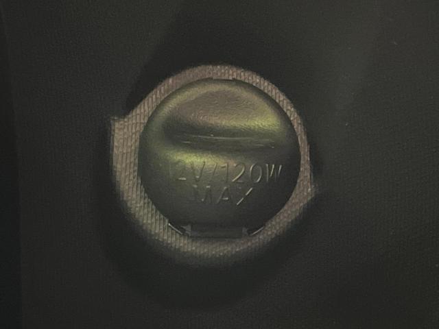 アクア S 禁煙車 ナビ 寒冷地仕様 Bluetooth シートリフター オートエアコン バニティミラー ドアバイザー プライバシーガラス 盗難防止装置 アイドリングストップ CD/DVD再生(54枚目)