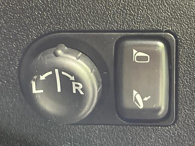 デュアリス 20G FOUR 禁煙車 ガラスルーフ 純正ナビ バックカメラ ETC HIDヘッドライト 左右独立オートエアコン スマートキー フォグランプ 革巻きステアリング 純正17インチアルミホイール(26枚目)