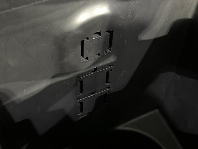 デュアリス 20G FOUR 禁煙車 ガラスルーフ 純正ナビ バックカメラ ETC HIDヘッドライト 左右独立オートエアコン スマートキー フォグランプ 革巻きステアリング 純正17インチアルミホイール(29枚目)