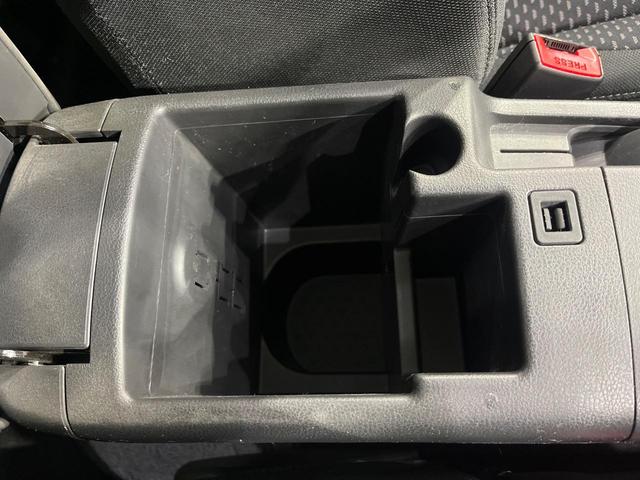 デュアリス 20G FOUR 禁煙車 ガラスルーフ 純正ナビ バックカメラ ETC HIDヘッドライト 左右独立オートエアコン スマートキー フォグランプ 革巻きステアリング 純正17インチアルミホイール(30枚目)