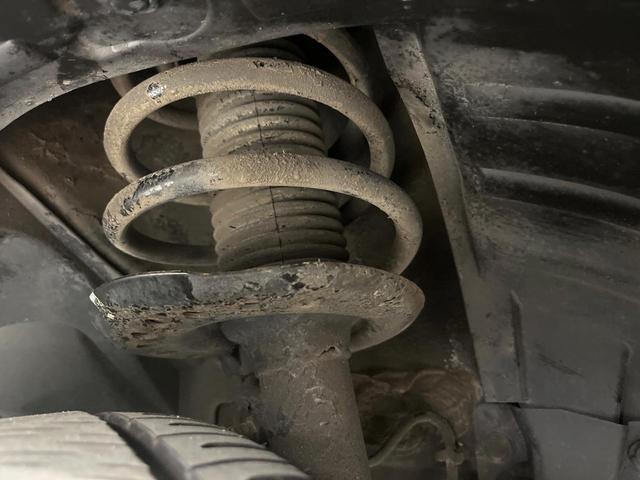 デュアリス 20G FOUR 禁煙車 ガラスルーフ 純正ナビ バックカメラ ETC HIDヘッドライト 左右独立オートエアコン スマートキー フォグランプ 革巻きステアリング 純正17インチアルミホイール(56枚目)